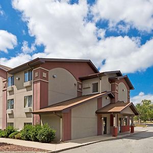 Super 8 By Wyndham Lexington Park/California Area